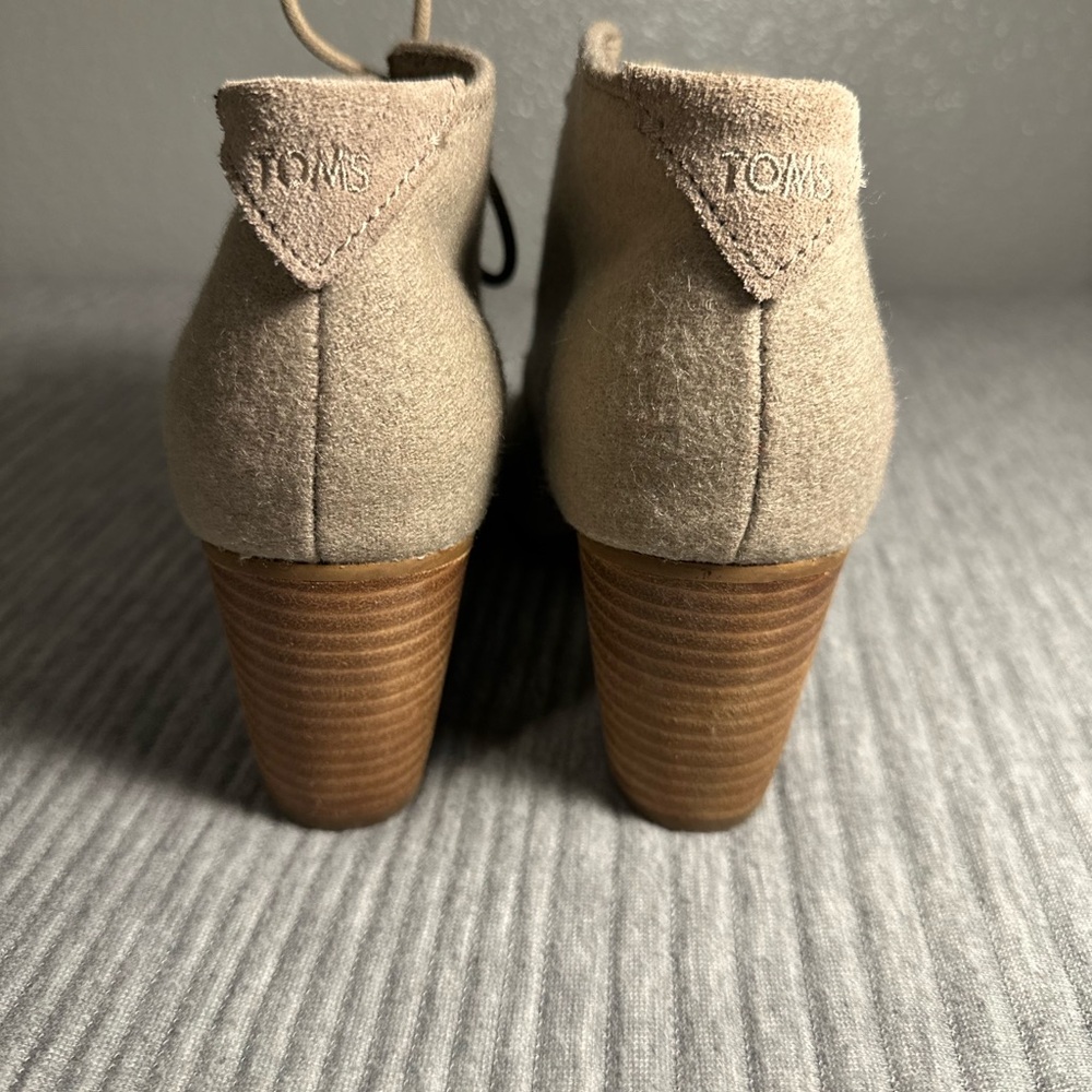 Toms Women Size 6 Suede Boho Casual Comfort
Block Heel Lunata Lace Up Booties - Picture 4 of 5